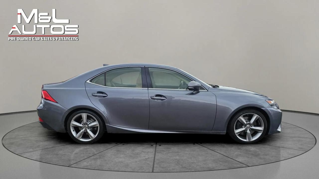 2016 Lexus IS 350 4DR SDN AWD Photo3