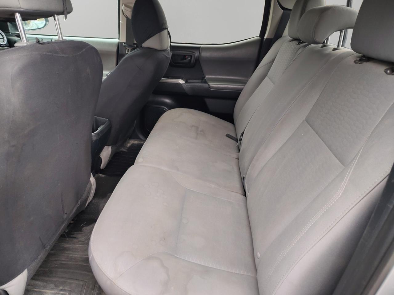 2019 Toyota Tacoma SR5 Photo4