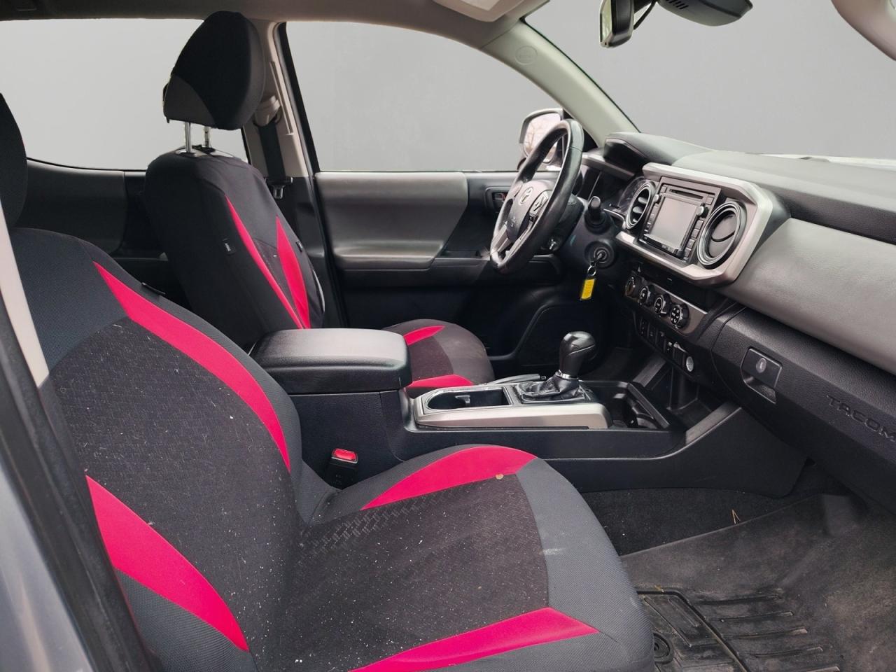 2019 Toyota Tacoma SR5 Photo3