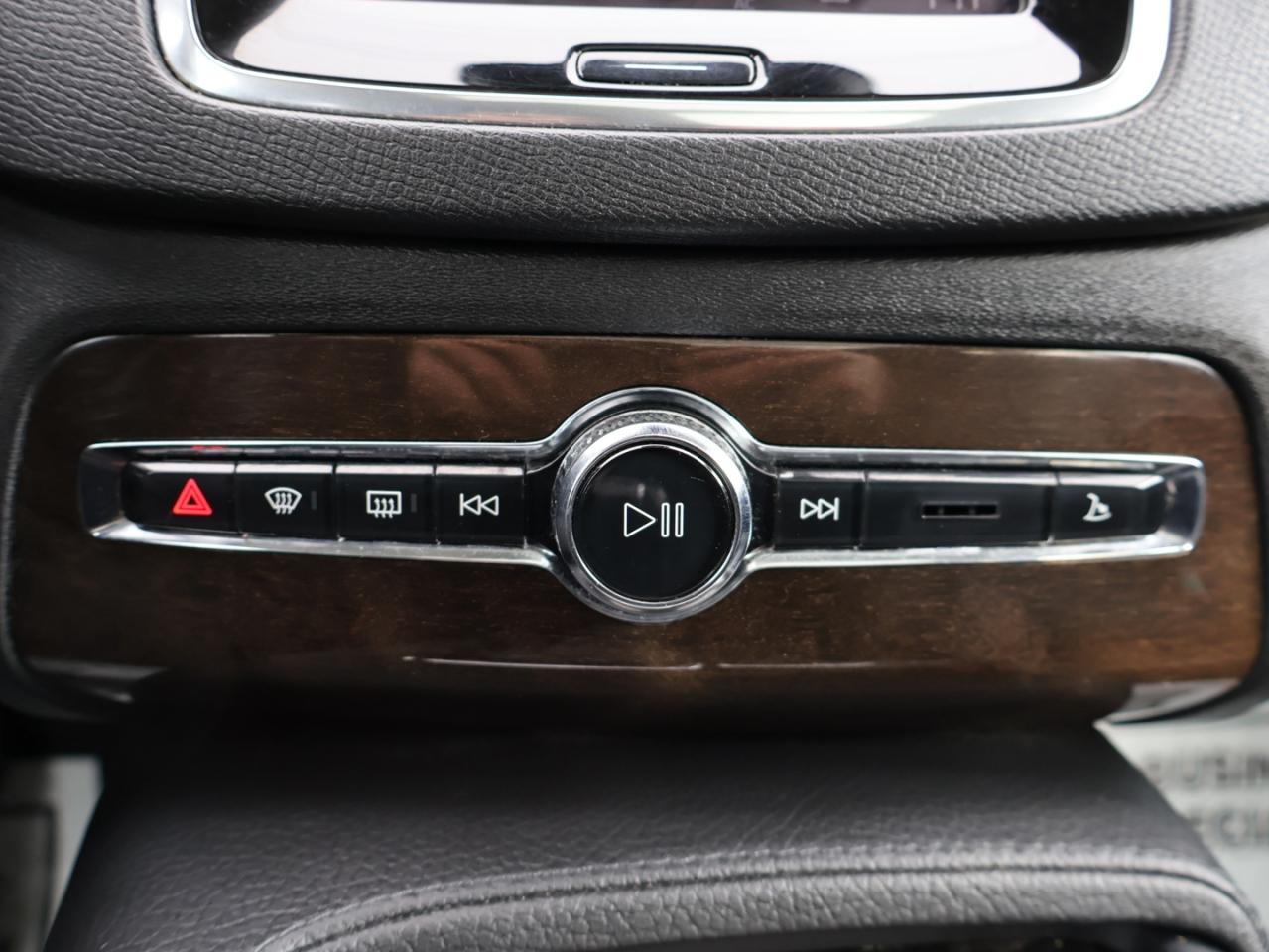 2018 Volvo XC90 T6 MOMENTUM AWD CERTIFIED *VOLVO MAINTAIN* CAMERA NAV BLUETOOTH LEATHER HEATED SEATS PANO ROOF CRUISE ALLOYS - Photo #29