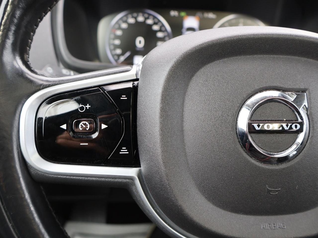 2018 Volvo XC90 T6 MOMENTUM AWD CERTIFIED *VOLVO MAINTAIN* CAMERA NAV BLUETOOTH LEATHER HEATED SEATS PANO ROOF CRUISE ALLOYS - Photo #37