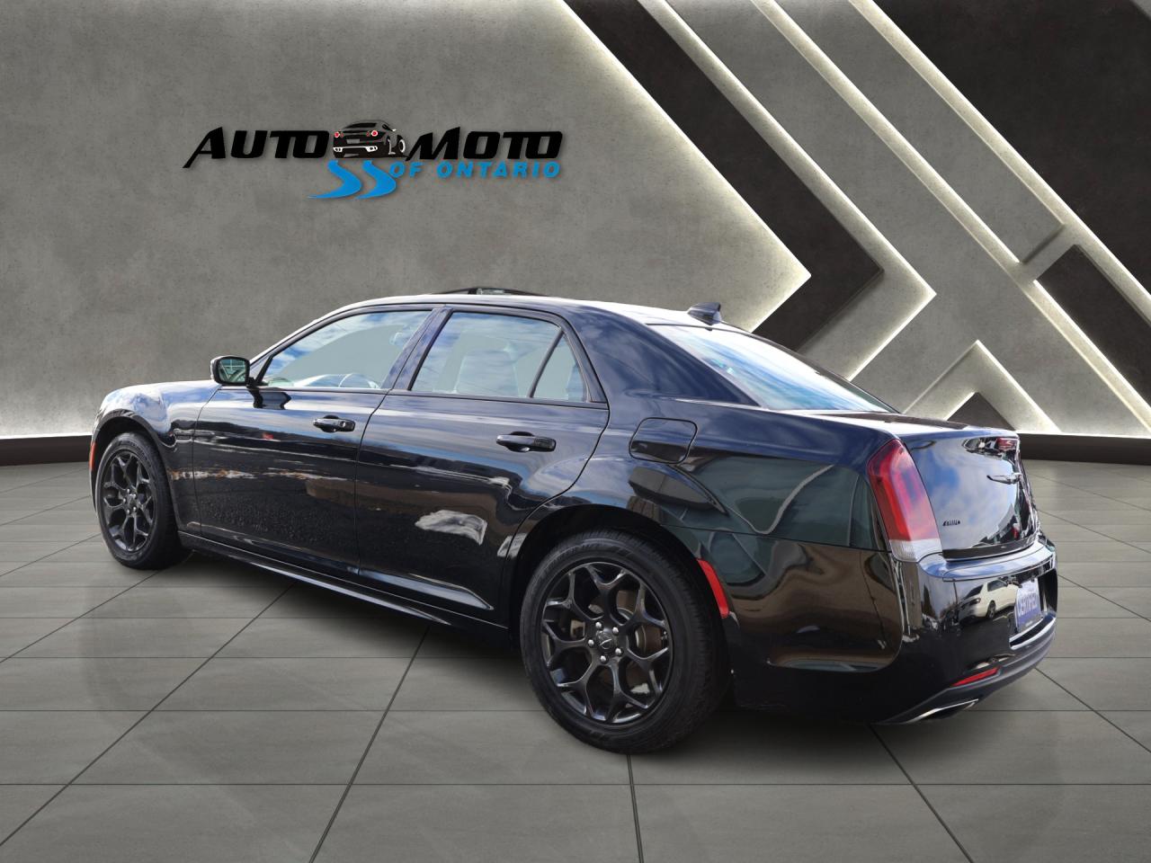 2023 Chrysler 300 TOURING-L AWD CERTIFIED *ACCIDENT FREE* CAMERA NAV BLUETOOTH LEATHER HEATED SEATS PANO ROOF CRUISE ALLOYS - Photo #4