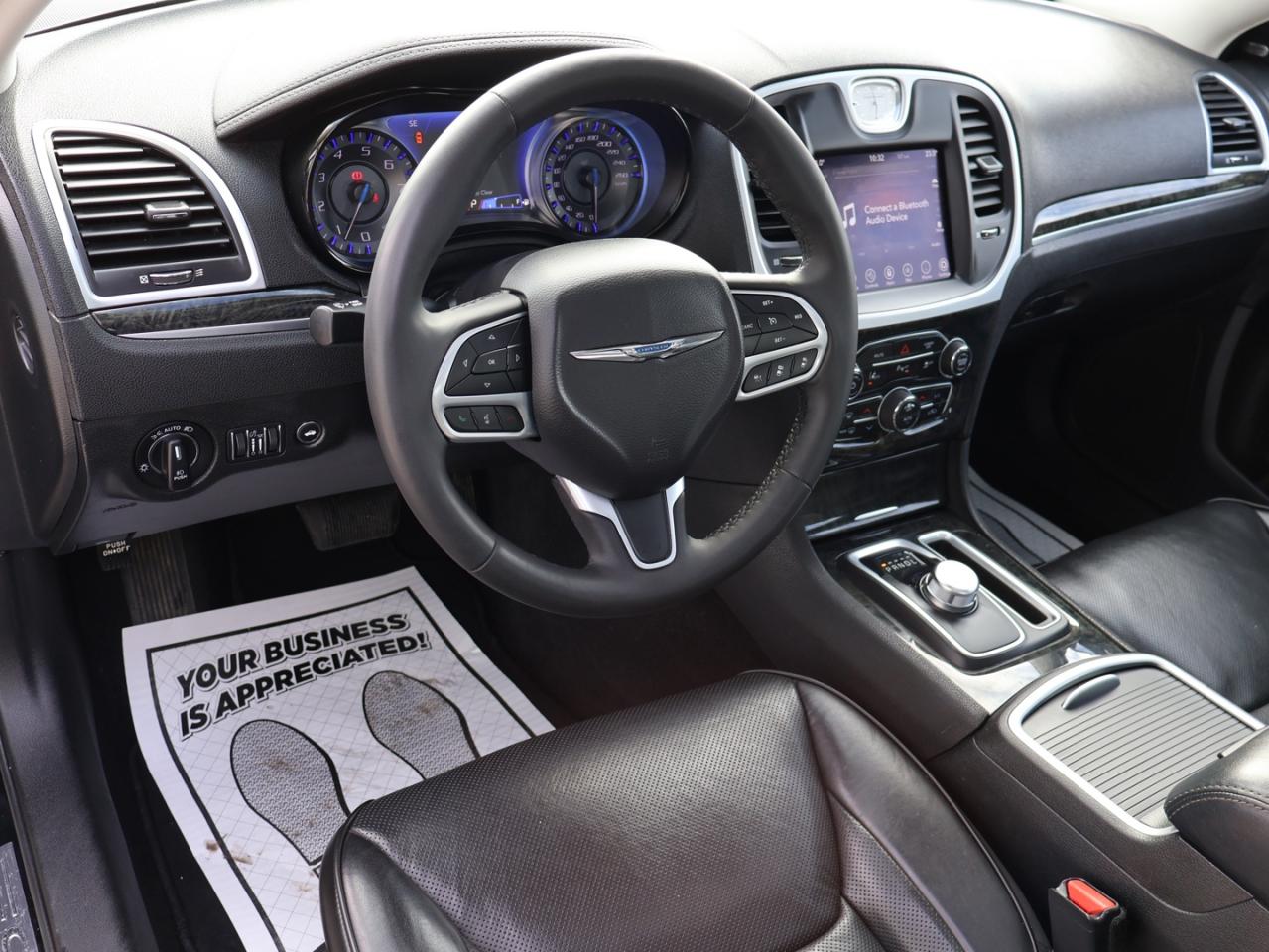 2023 Chrysler 300 TOURING-L AWD CERTIFIED *ACCIDENT FREE* CAMERA NAV BLUETOOTH LEATHER HEATED SEATS PANO ROOF CRUISE ALLOYS - Photo #8