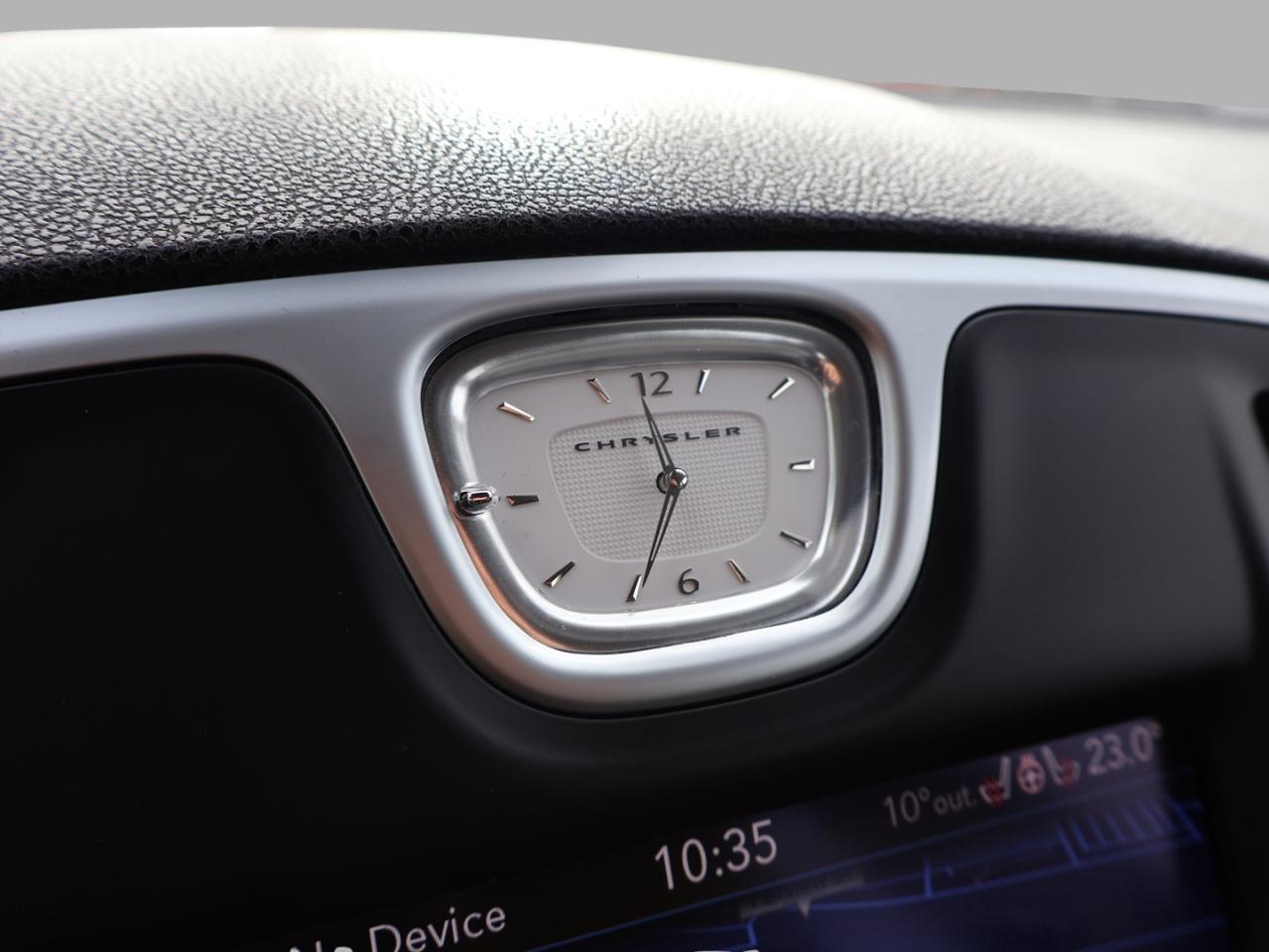 2023 Chrysler 300 TOURING-L AWD CERTIFIED *ACCIDENT FREE* CAMERA NAV BLUETOOTH LEATHER HEATED SEATS PANO ROOF CRUISE ALLOYS - Photo #40