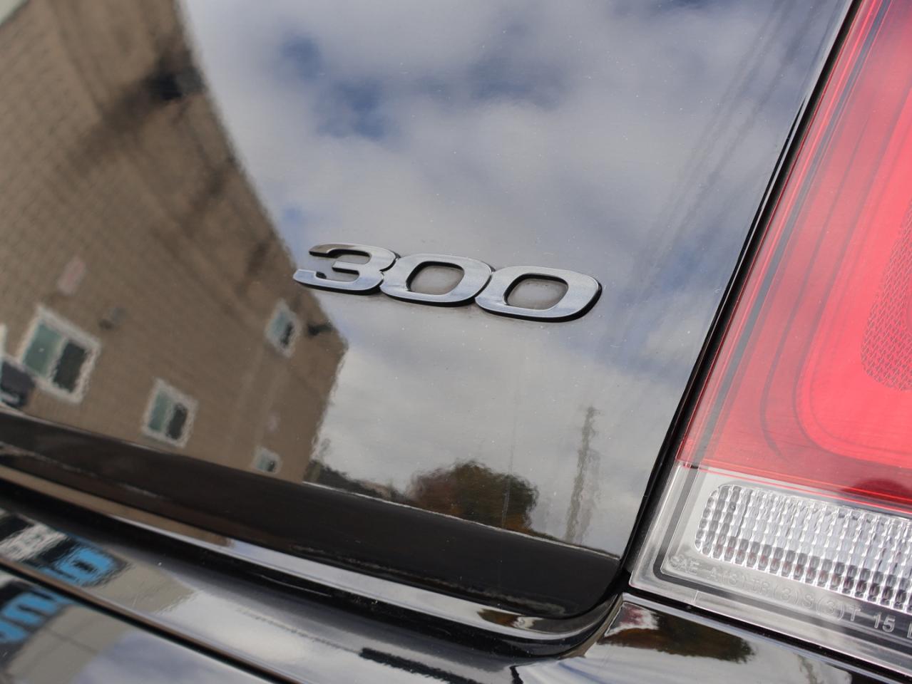 2023 Chrysler 300 TOURING-L AWD CERTIFIED *ACCIDENT FREE* CAMERA NAV BLUETOOTH LEATHER HEATED SEATS PANO ROOF CRUISE ALLOYS - Photo #42