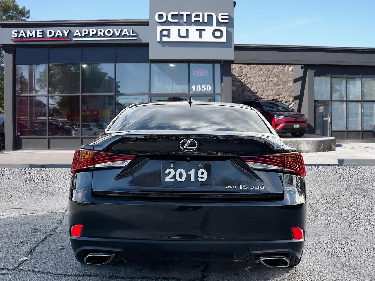 2019 Lexus IS 300 AWD Photo