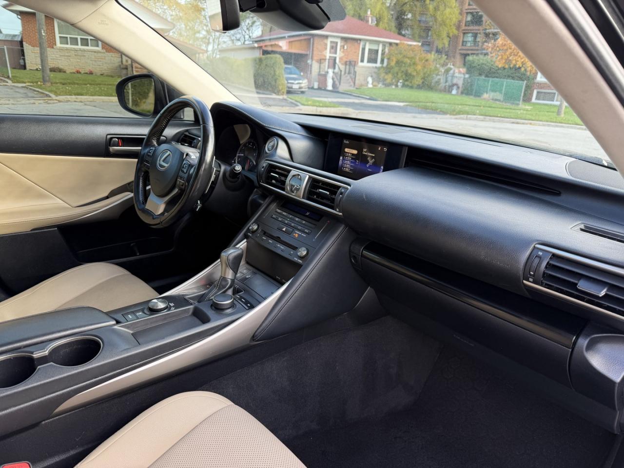 2019 Lexus IS 300 AWD Photo