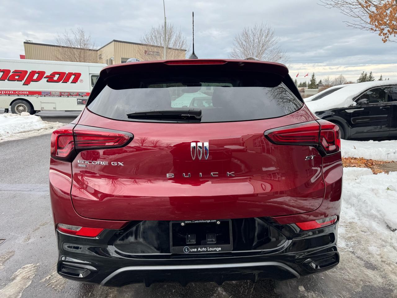 2024 Buick Encore GX Sport Touring AWD ONLY 22K!! PANO ROOF, LEATHER!!! Photo8