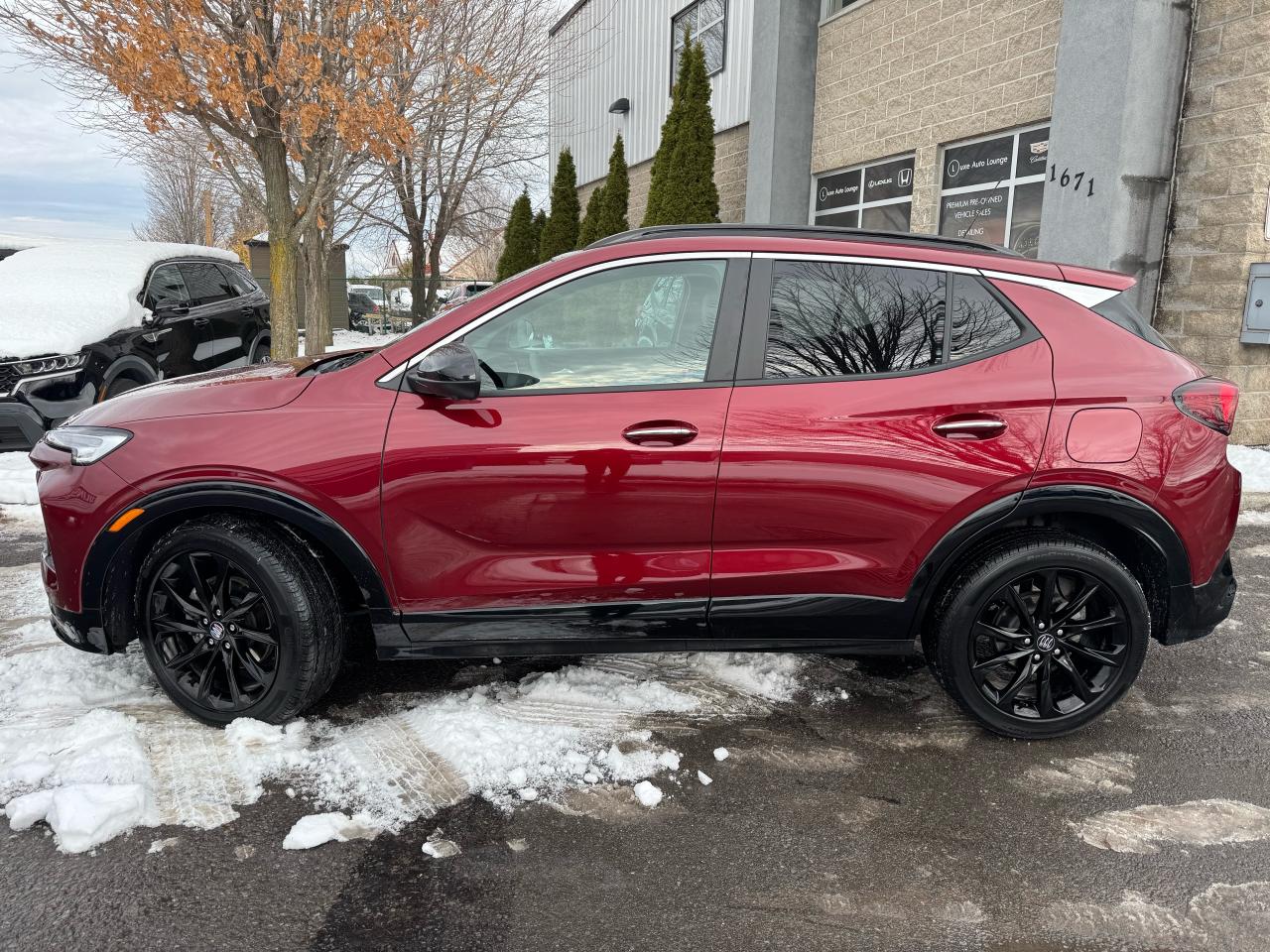 2024 Buick Encore GX Sport Touring AWD ONLY 22K!! PANO ROOF, LEATHER!!! Photo3