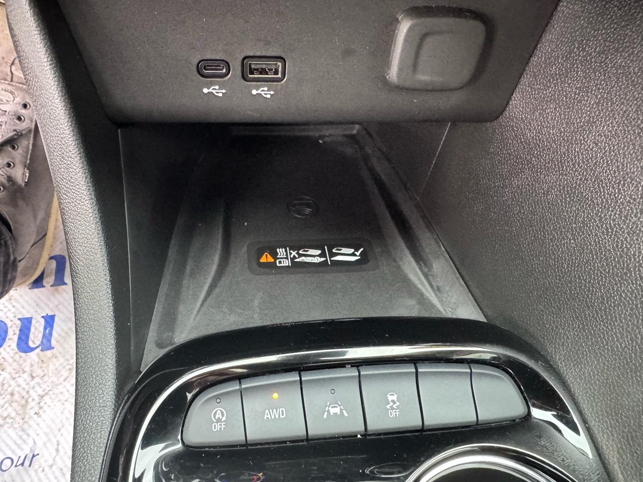 2024 Buick Encore GX Sport Touring AWD ONLY 22K!! PANO ROOF, LEATHER!!! Photo35