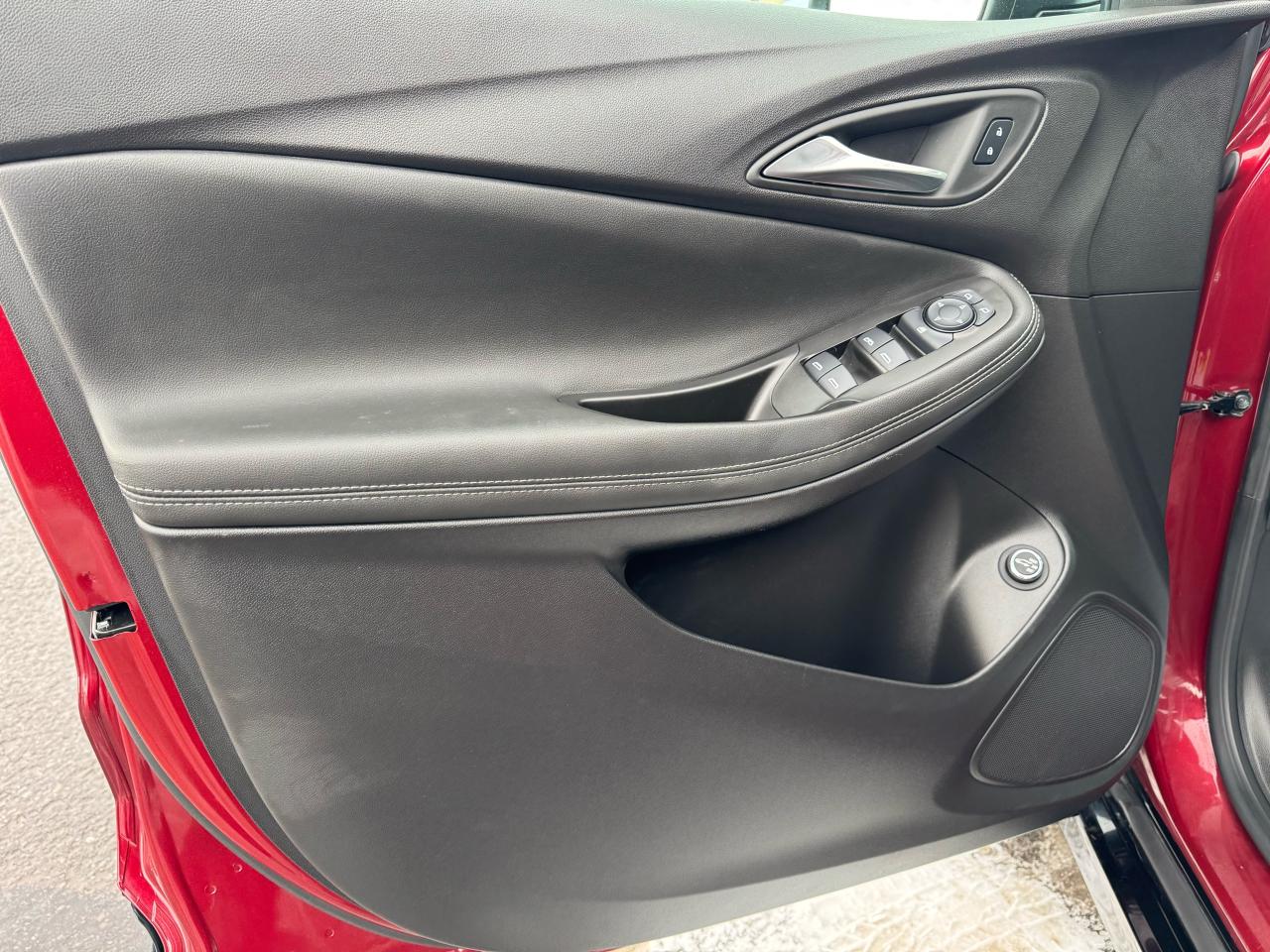 2024 Buick Encore GX Sport Touring AWD ONLY 22K!! PANO ROOF, LEATHER!!! Photo18