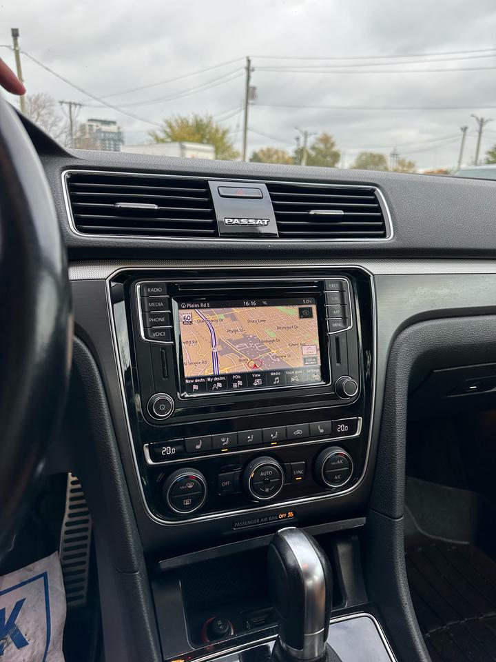 2018 Volkswagen Passat HIGHLINE Photo