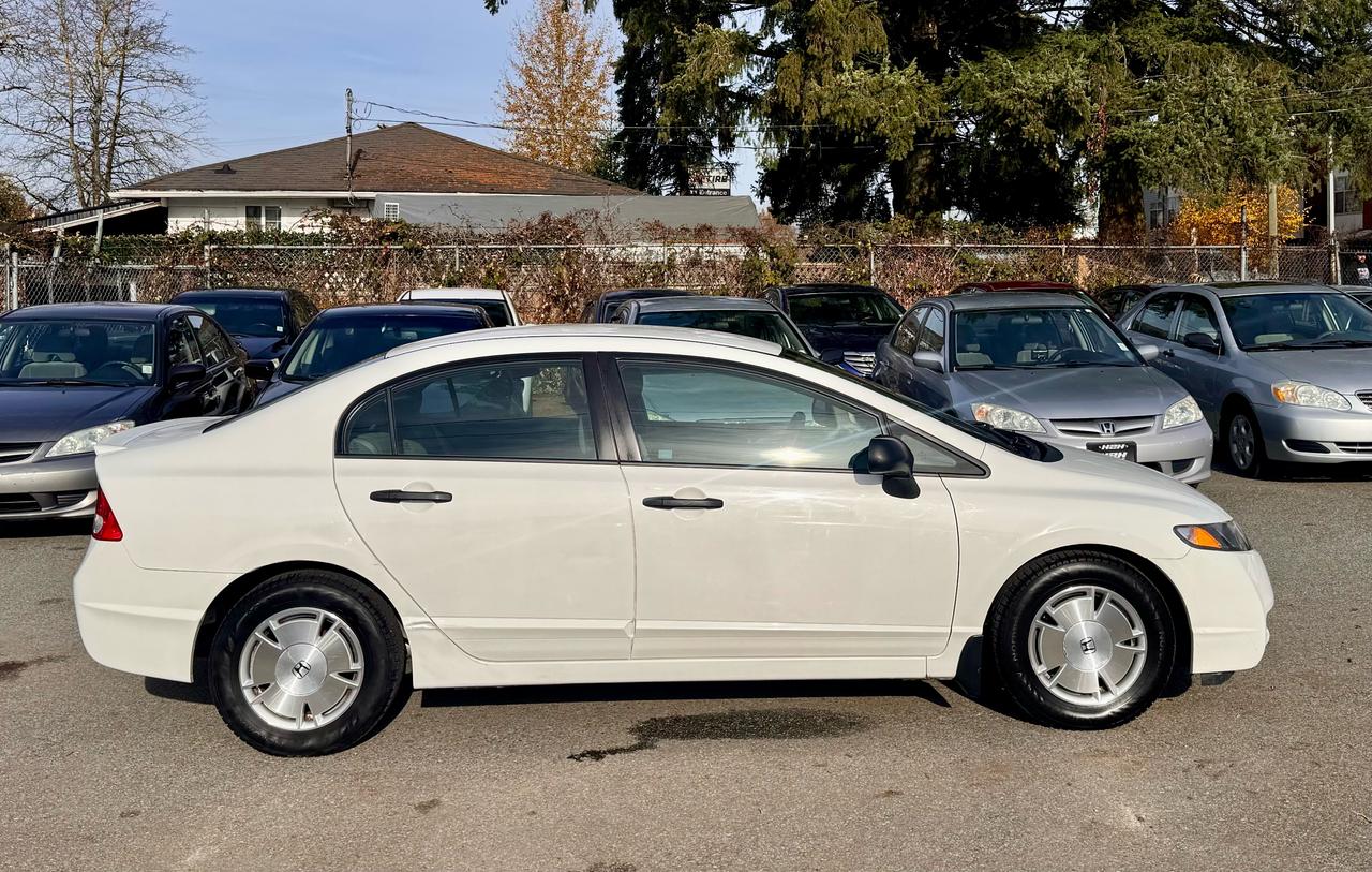 2011 Honda Civic DX-G FINANCING AVAILABLE Photo4