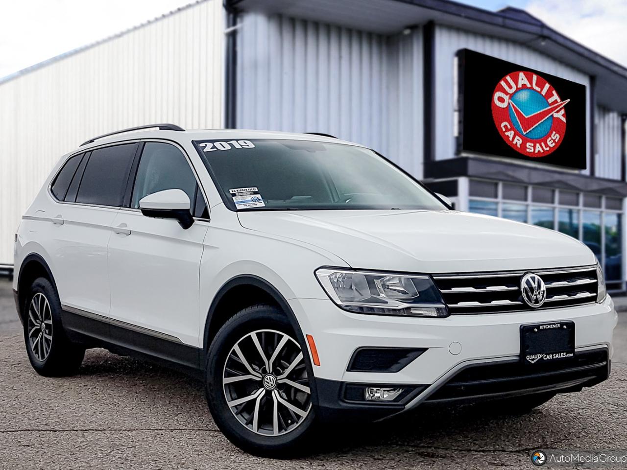 Used 2019 Volkswagen Tiguan Comfortline 4MOTION *LEATHER-SUNROOF-NAVIGATION* for sale in Kitchener, ON