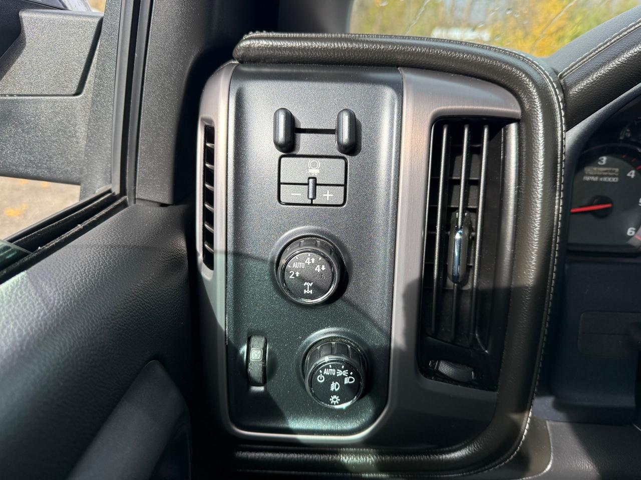 2015 GMC Sierra 1500 SLE CREW CAB *CLEAN CARFAX*Z71 PKG*5.3L 4X4* - Photo #11