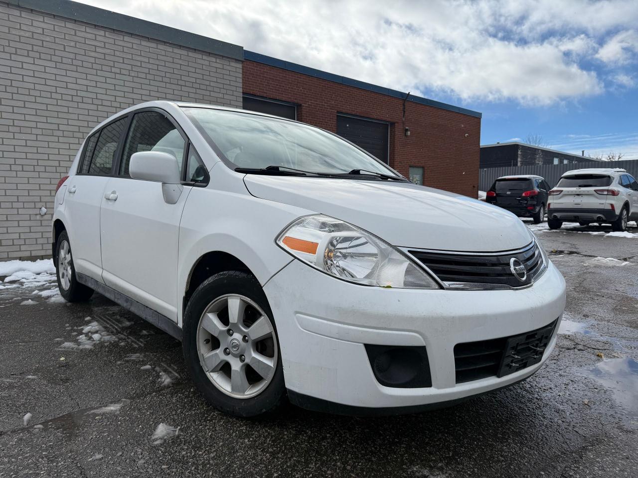 2012 Nissan Versa SL 1.8L CVT *CLEAN CARFAX*SAFETY INCL*LOW KMS* - Photo #1