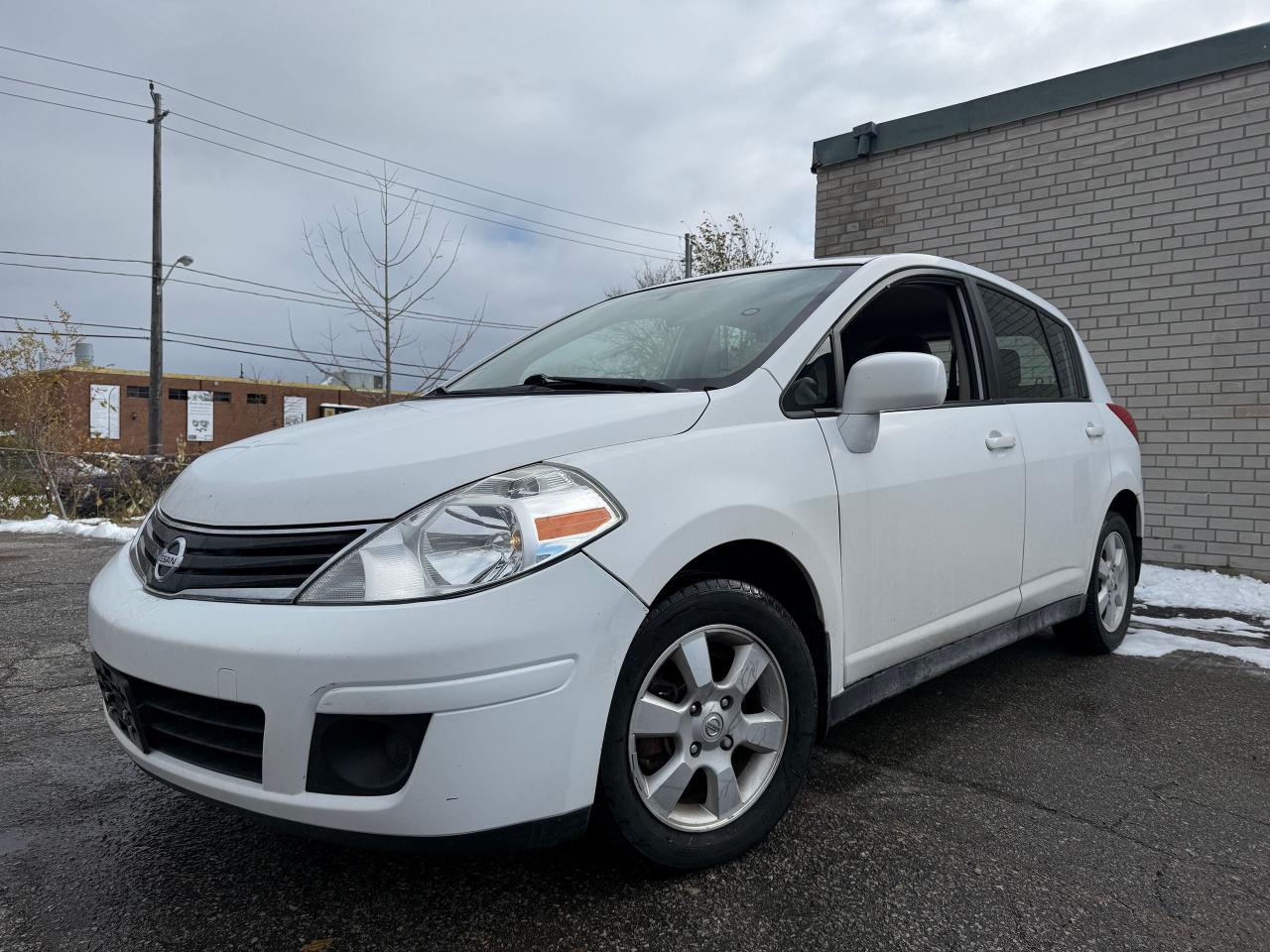 2012 Nissan Versa SL 1.8L CVT *CLEAN CARFAX*SAFETY INCL*LOW KMS* - Photo #2