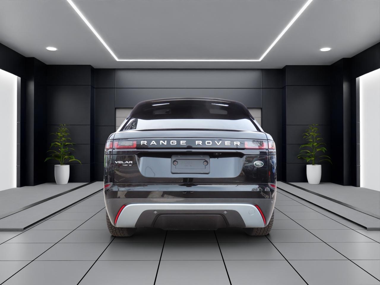 2018 Land Rover Range Rover Velar P380 R-Dynamic SE - V6 - Lane Keep Assist !! Photo