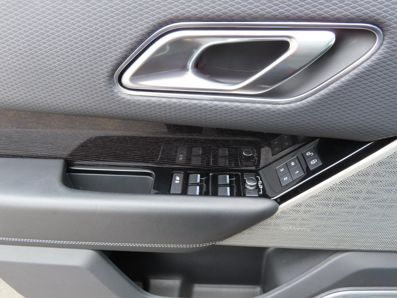 2018 Land Rover Range Rover Velar P380 R-Dynamic SE - V6 - Lane Keep Assist !! Photo