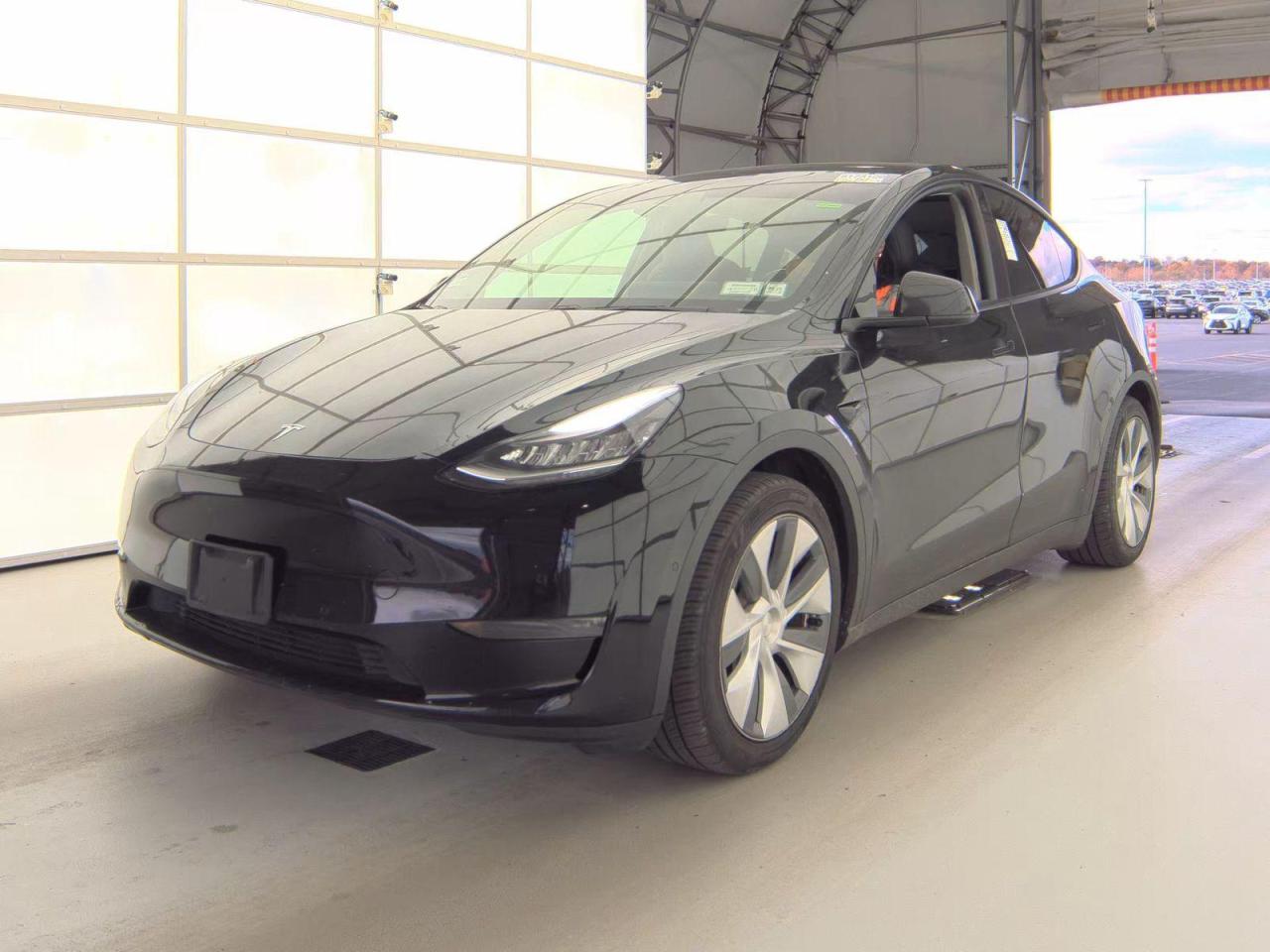 Used 2021 Tesla Model Y Long Range AWD Dual Motor for sale in Toronto, ON