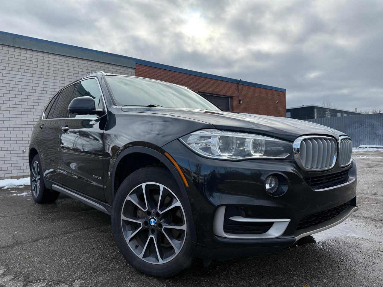 Used 2017 BMW X5 xDrive35i *CLEAN CARFAX*DEALER SERV*SAFETY INCL* for sale in North York, ON