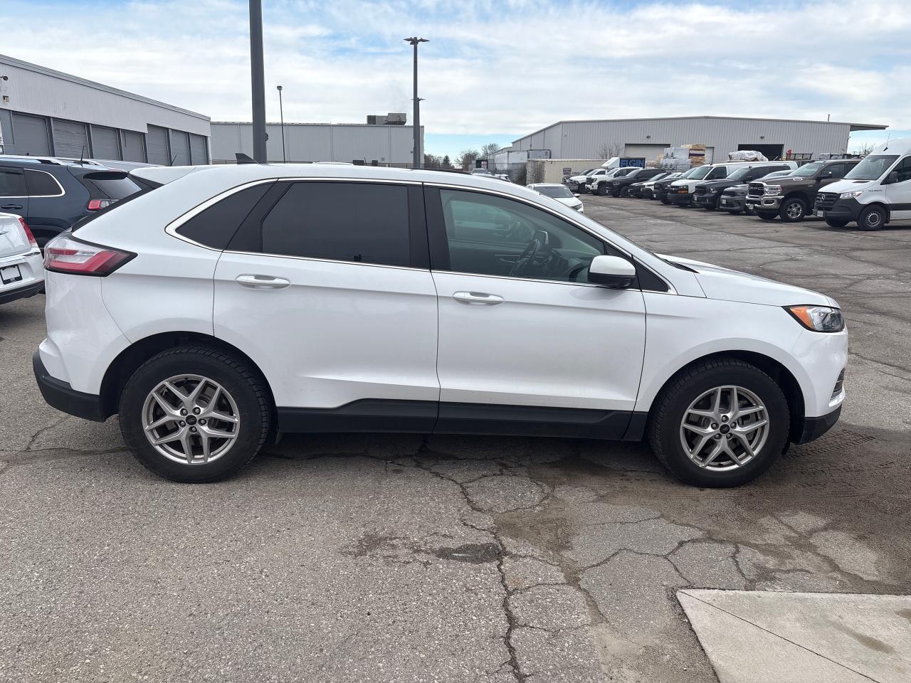 2023 Ford Edge SEL Photo