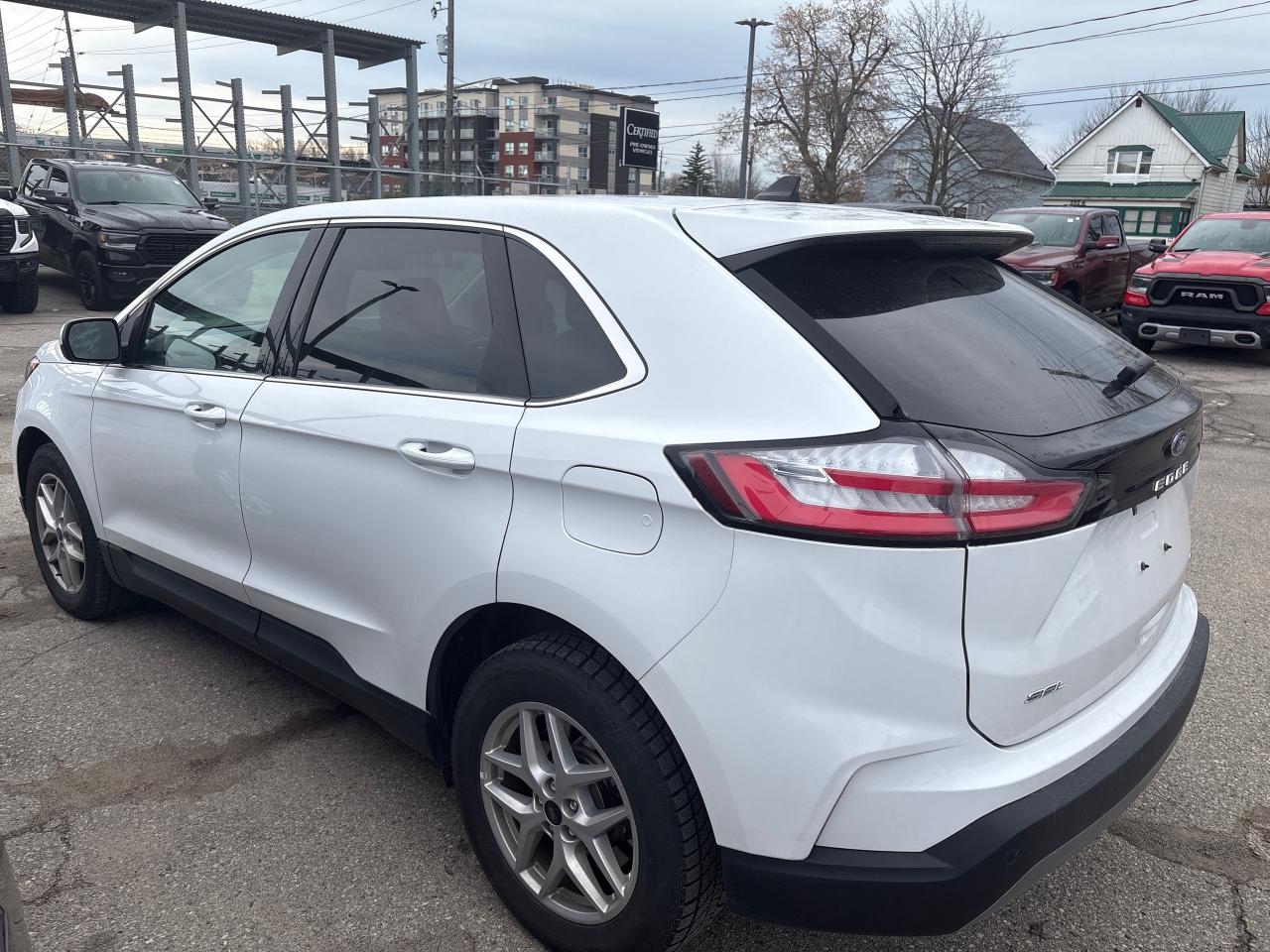 2023 Ford Edge SEL Photo4