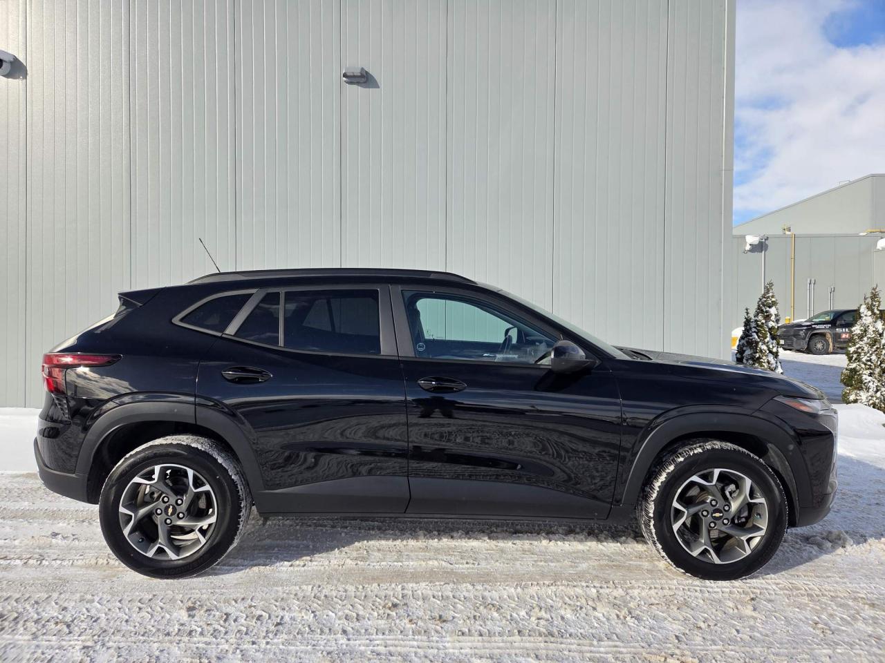 2024 Chevrolet Trax LT One Owner | Convenience Package | Remote Start | 17" Wheels Photo4