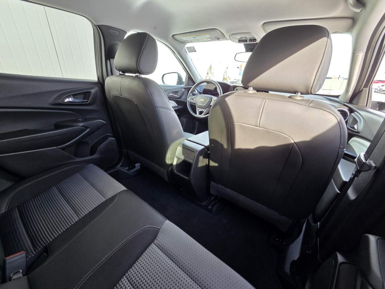 2024 Chevrolet Trax LT One Owner | Convenience Package | Remote Start | 17" Wheels Photo