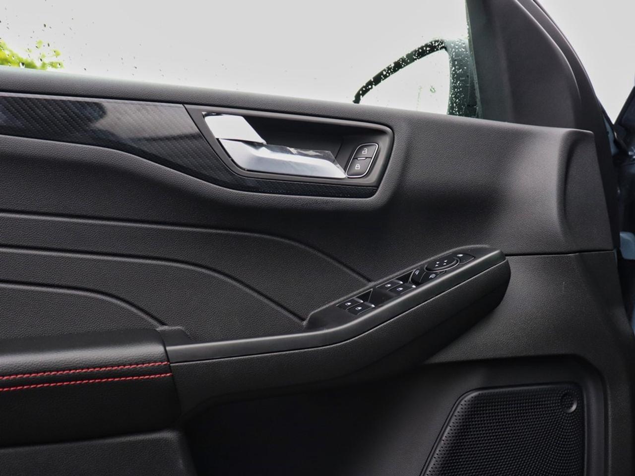 2025 Ford Escape ST-Line Select | AWD | 2.0L | TECH 2 | ROOF | TOW Photo