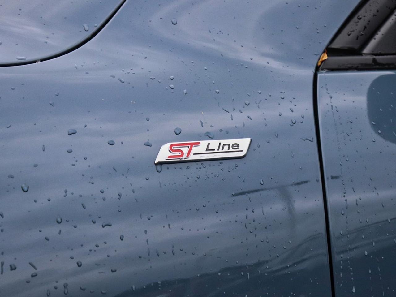 2025 Ford Escape ST-Line Select | AWD | 2.0L | TECH 2 | ROOF | TOW Photo