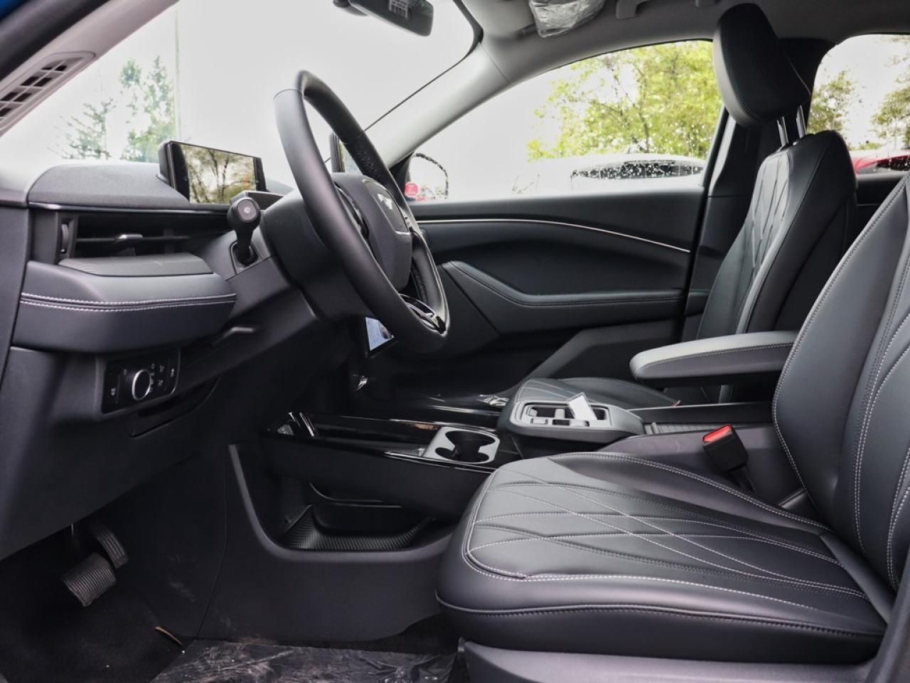 2025 Ford Mustang Mach-E Select | AWD | EXT BAT | COMF PKG | MB PWR CORD Photo