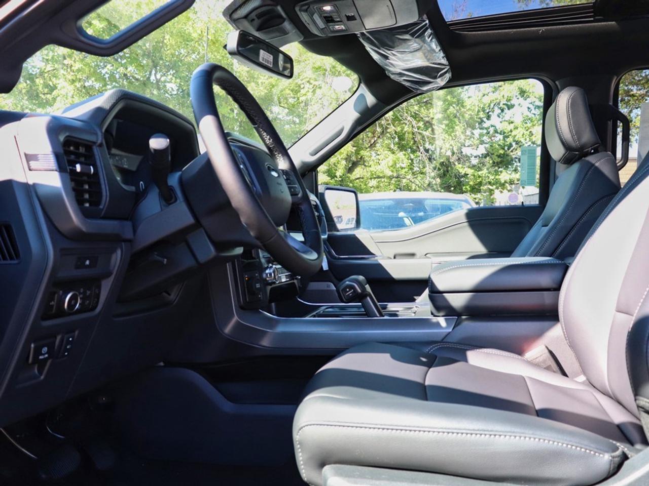 2025 Ford F-150 XLT | 4X4 | 2.7L | 303A | BLK PK PLS | ROOF | 20s Photo