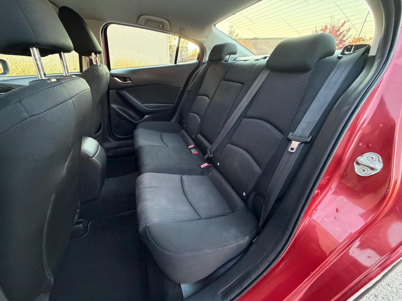 2015 Mazda MAZDA3 GS - Photo #11