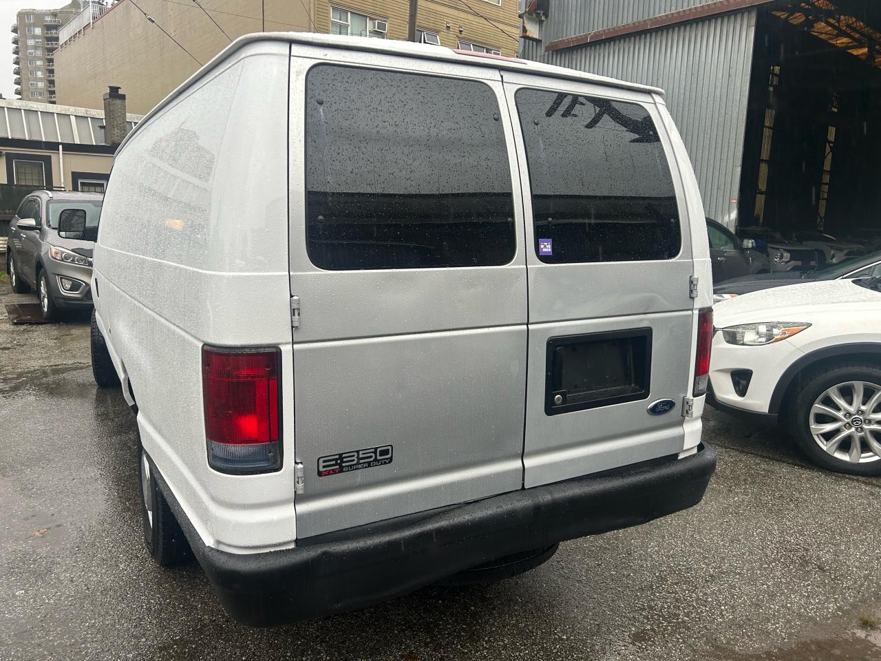 2006 Ford Econoline  - Photo #3