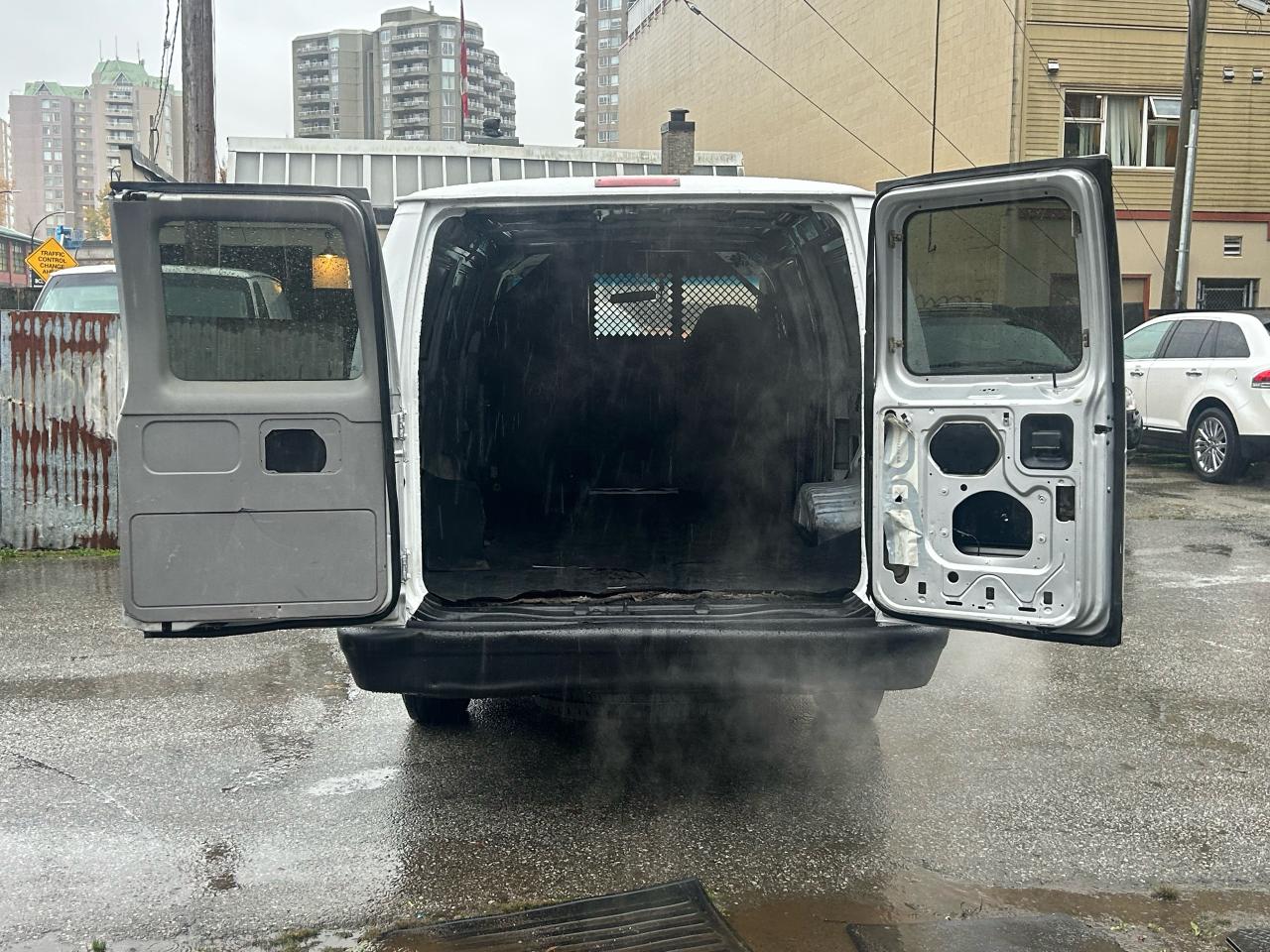 2006 Ford Econoline  - Photo #8