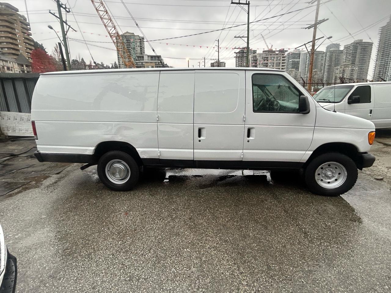 2006 Ford Econoline  - Photo #5