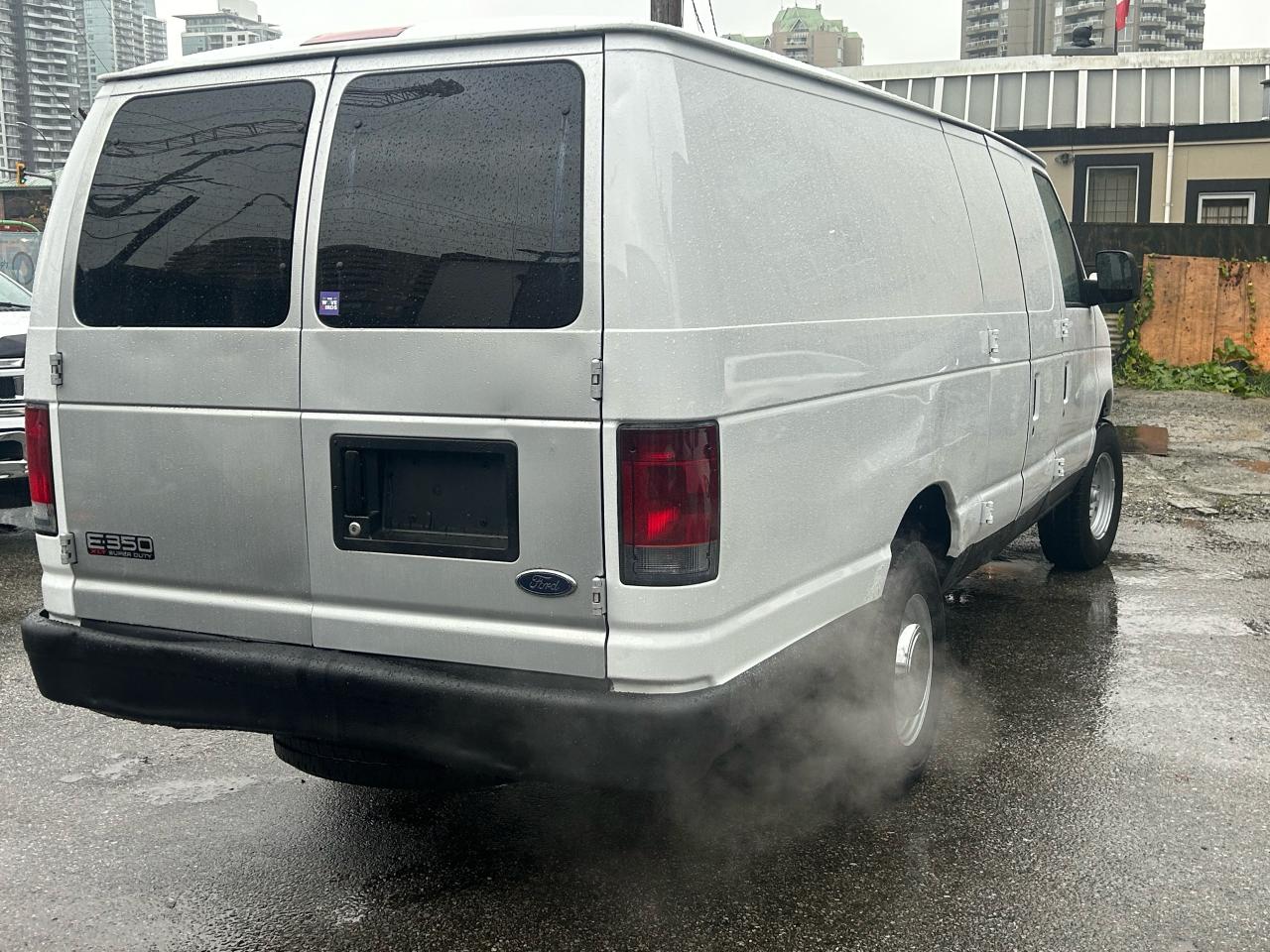 2006 Ford Econoline  - Photo #6