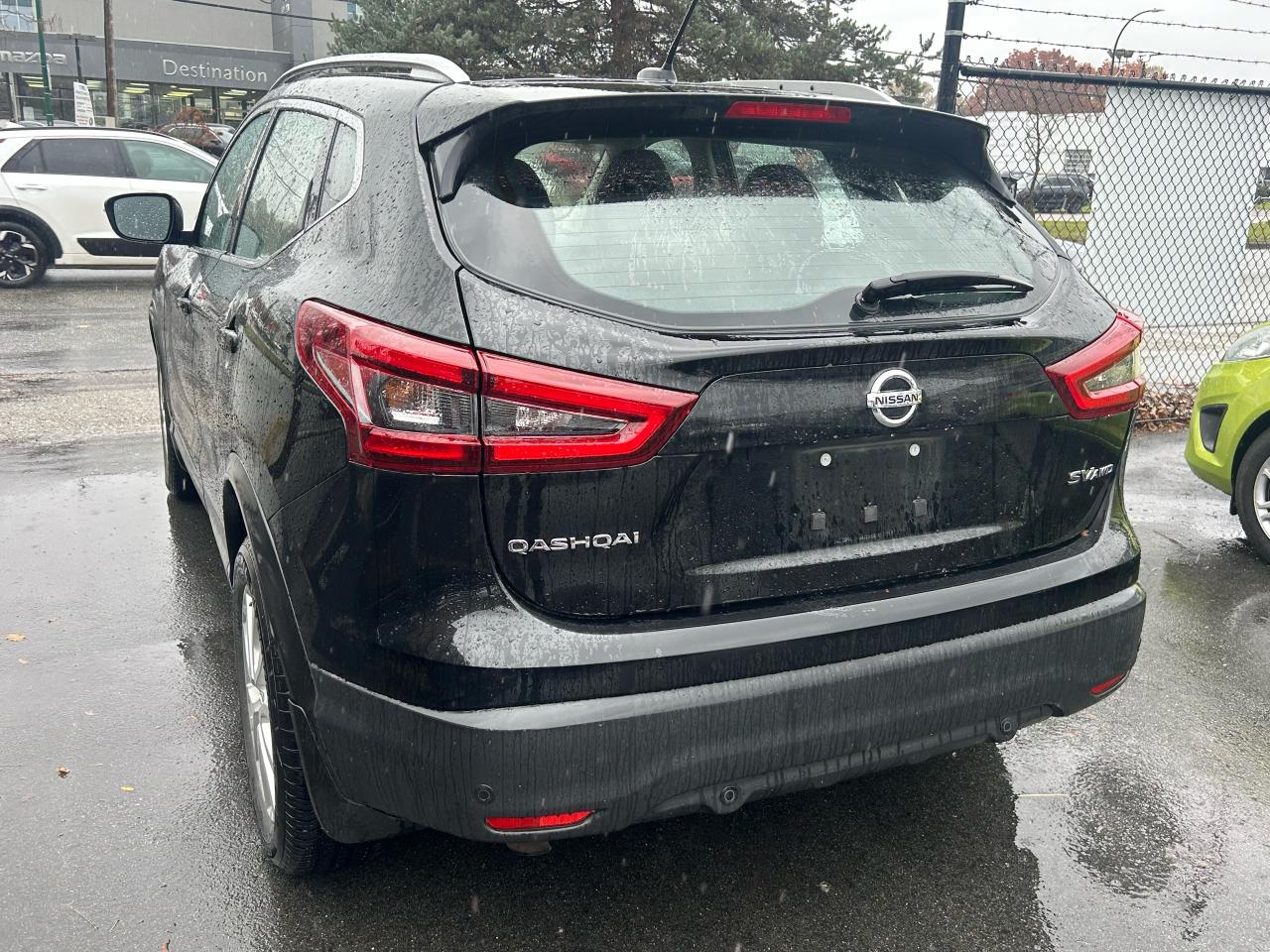 2021 Nissan Qashqai SV - Photo #2