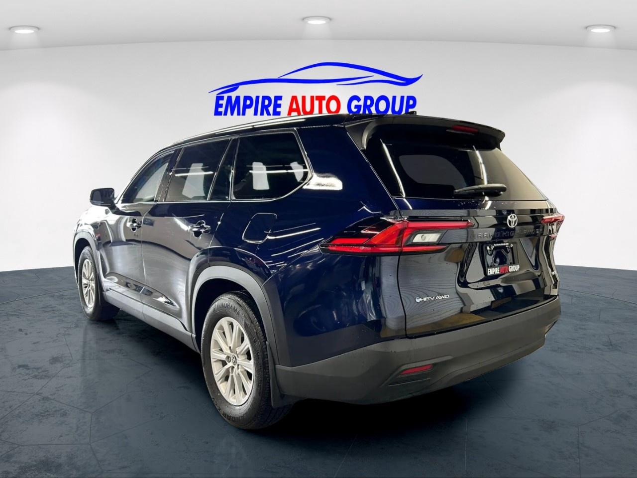 2026 Toyota Grand Highlander Hybrid  Photo4