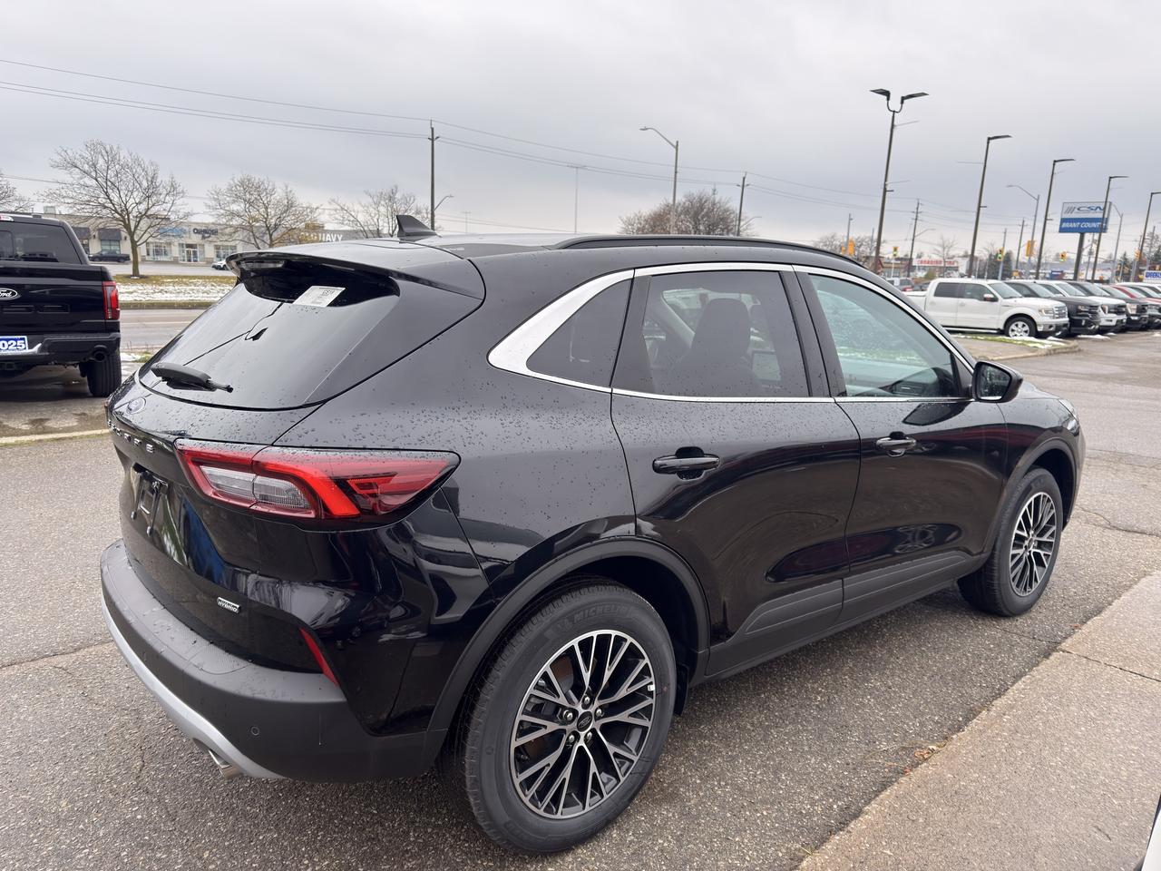 2025 Ford Escape PLUG IN HYBRID/NICELY EQUIPPED! Photo