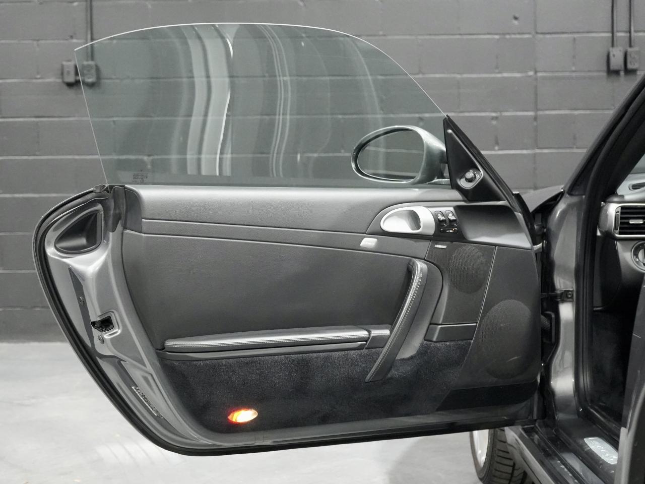 2010 Porsche 911 2dr Cabriolet Carrera 4S/NAV/BOSE/NO ACCIDENTS Photo