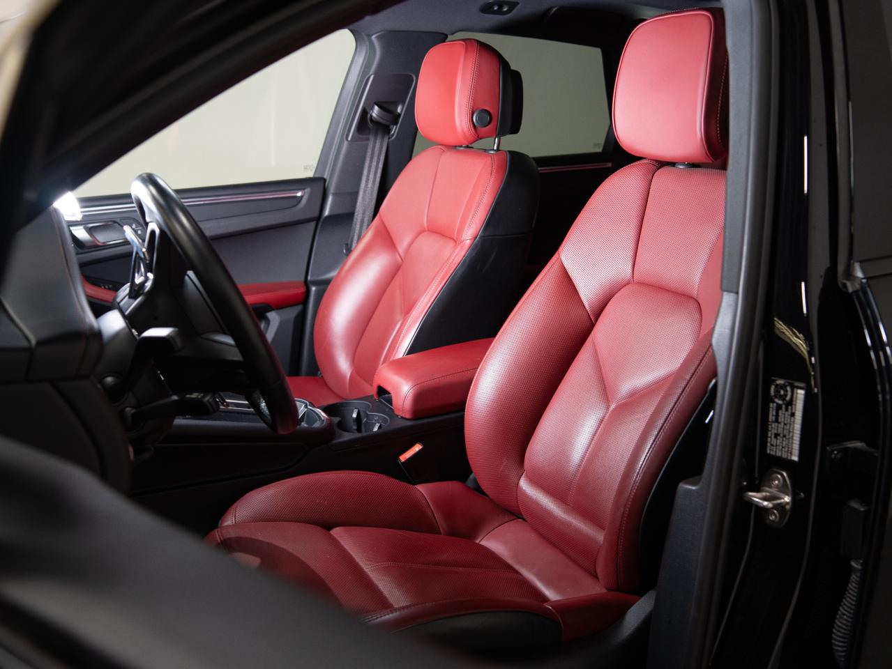 2022 Porsche Macan PREMIUM PLUS PKG | PANO | BOSE Photo