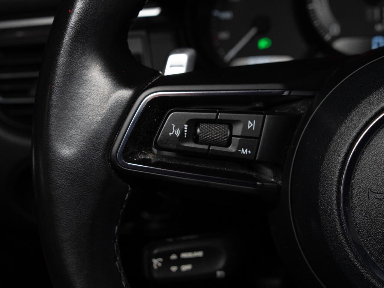 2022 Porsche Macan PREMIUM PLUS PKG | PANO | BOSE Photo