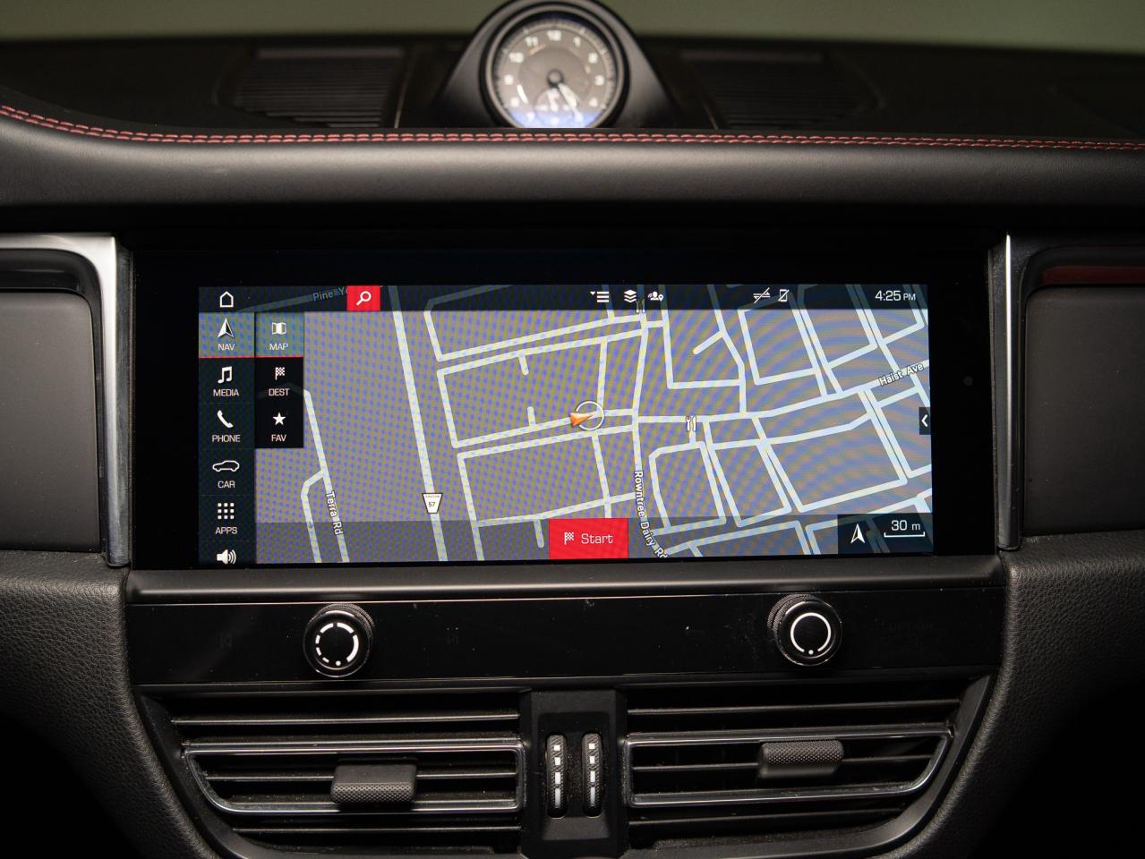 2022 Porsche Macan PREMIUM PLUS PKG | PANO | BOSE Photo