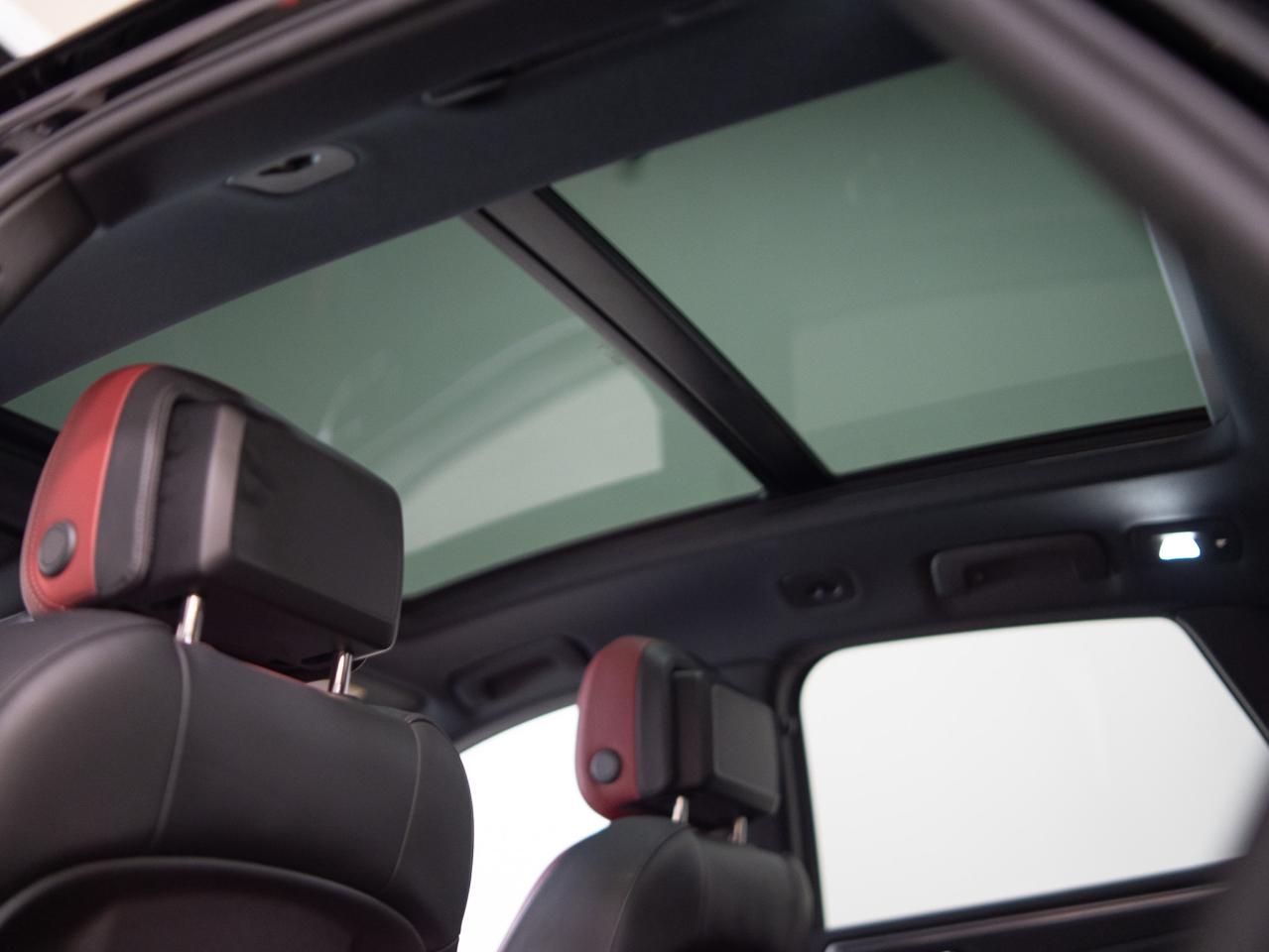 2022 Porsche Macan PREMIUM PLUS PKG | PANO | BOSE Photo