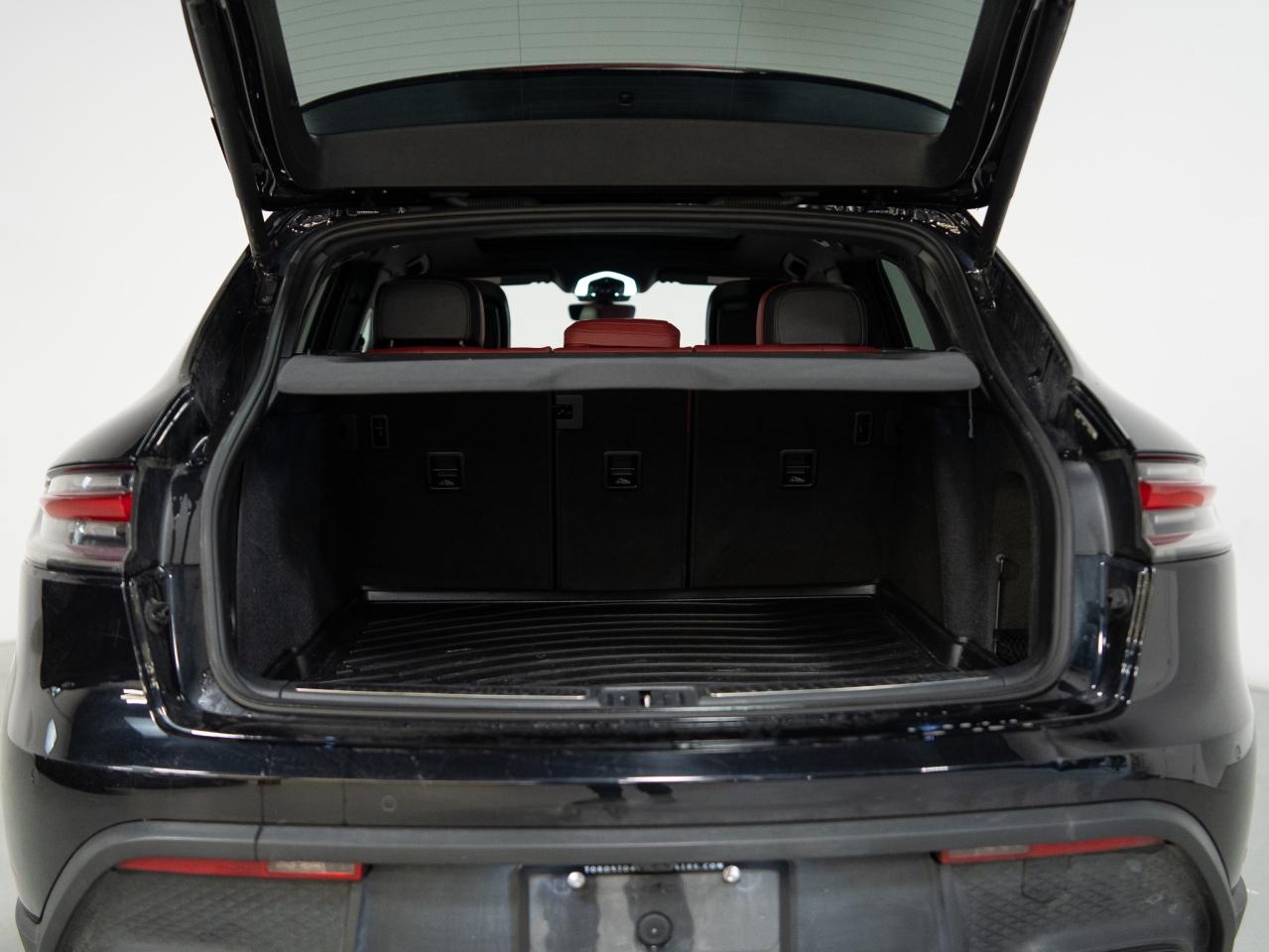 2022 Porsche Macan PREMIUM PLUS PKG | PANO | BOSE Photo