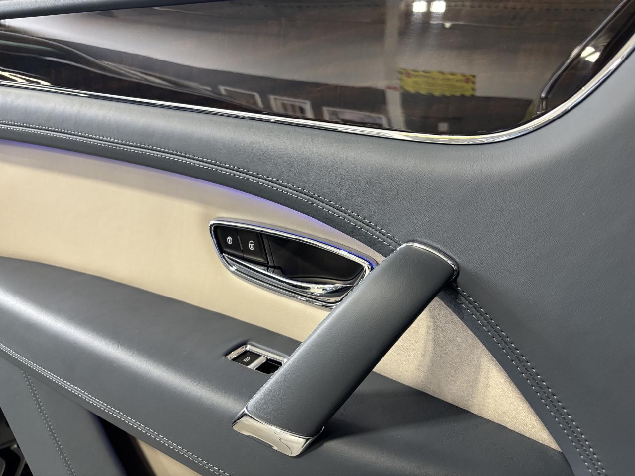 2019 Bentley Bentayga V8 AWD | NO LUX TAX | NIGHT VISION | HEADS UP | + - Photo #15