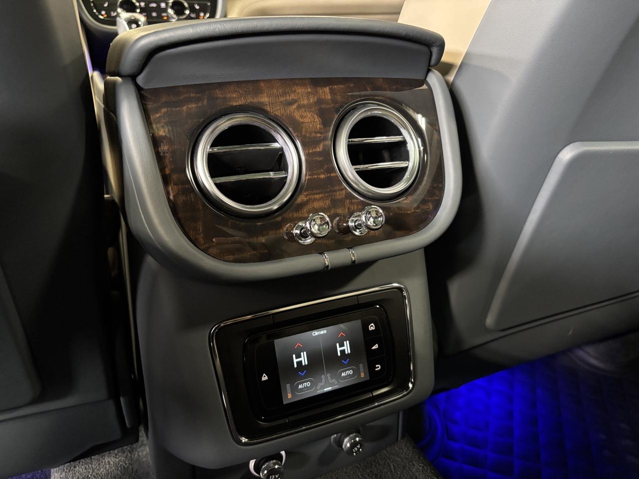 2019 Bentley Bentayga V8 AWD | NO LUX TAX | NIGHT VISION | HEADS UP | + - Photo #18