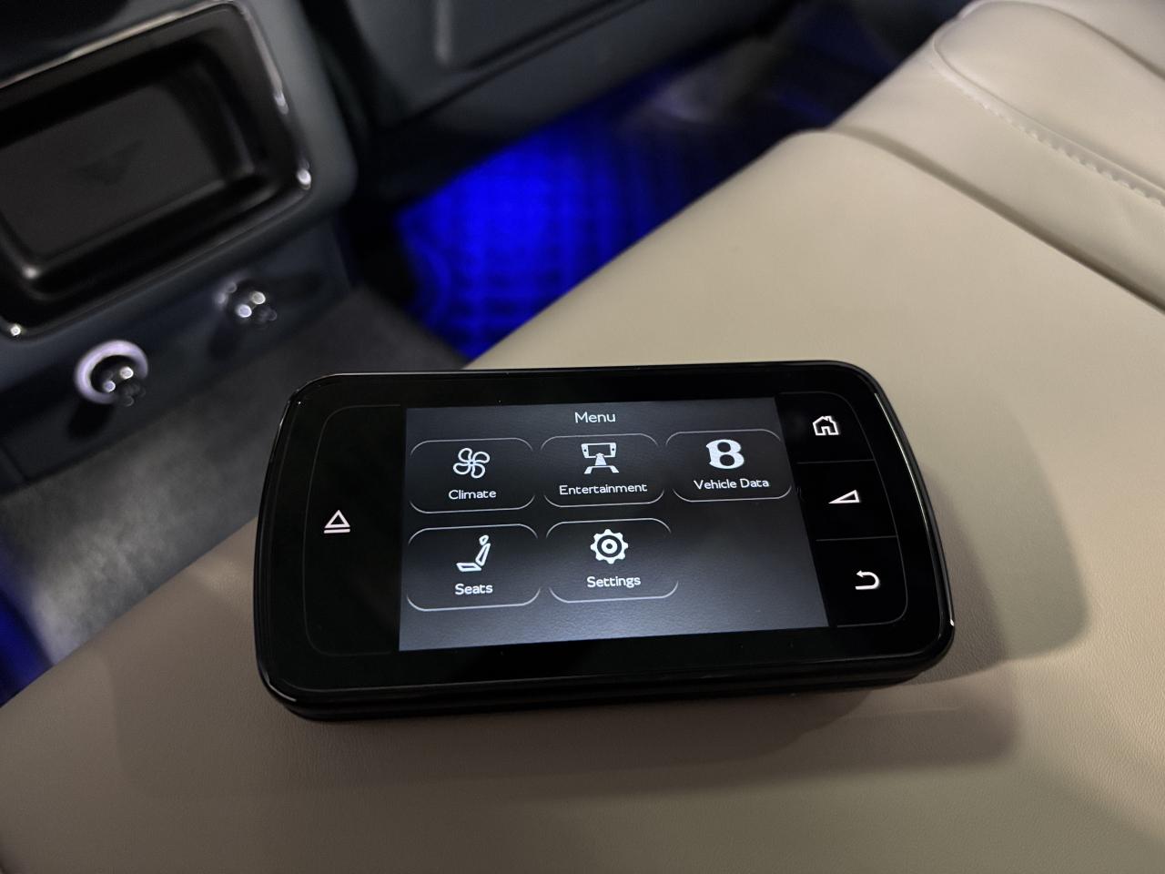 2019 Bentley Bentayga V8 AWD | NO LUX TAX | NIGHT VISION | HEADS UP | + - Photo #20